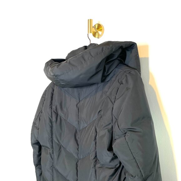 Minimalist | Tahari Down Mid-Length Black Puffer | Dramatic Collar Layering Sz M - Picture 10 of 12